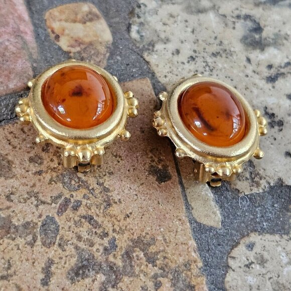 Vintage Gold-Tone Amber Color Lightweight Clip-On Earrings - Picture 4 of 7